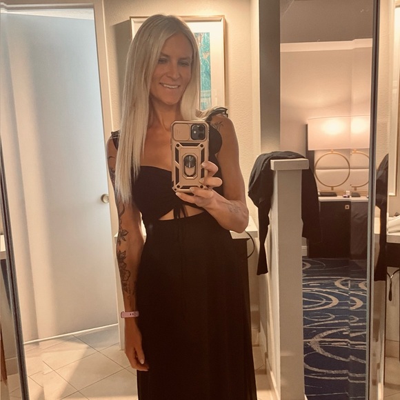 Meet your posher, Alison - Picture 1 of 2